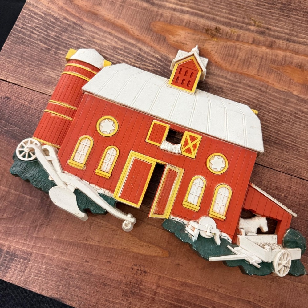 Vintage 1975 Homco Red Barn Silo Wall Plaque Dart Ind 7369 Made in USA